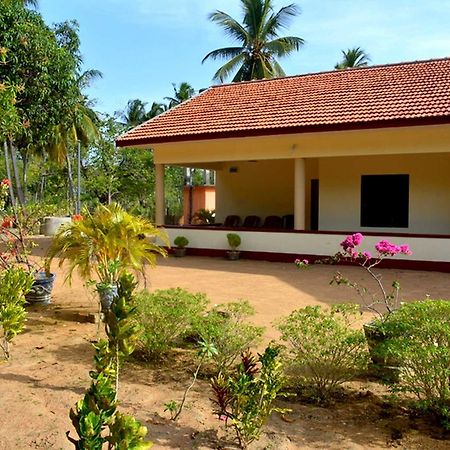 Yaswi Guest House Passikudah Esterno foto