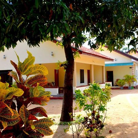 Yaswi Guest House Passikudah Esterno foto