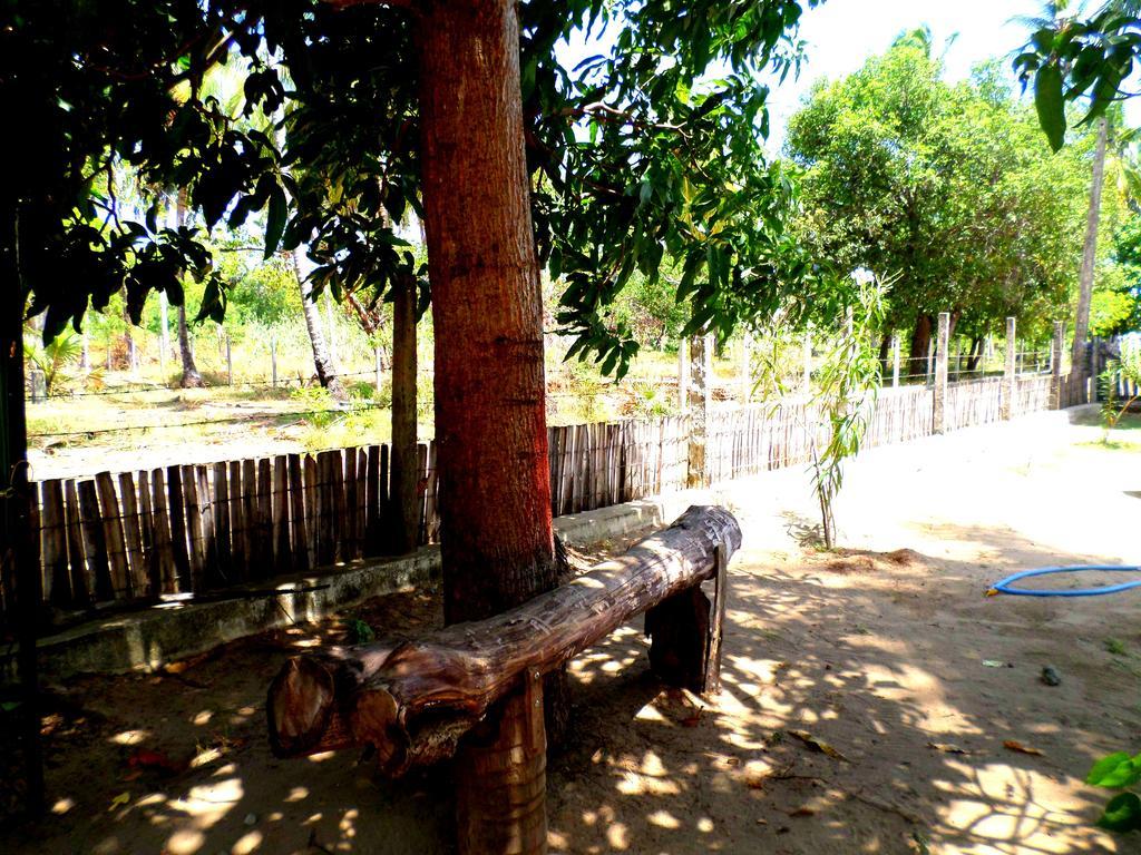 Yaswi Guest House Passikudah Esterno foto