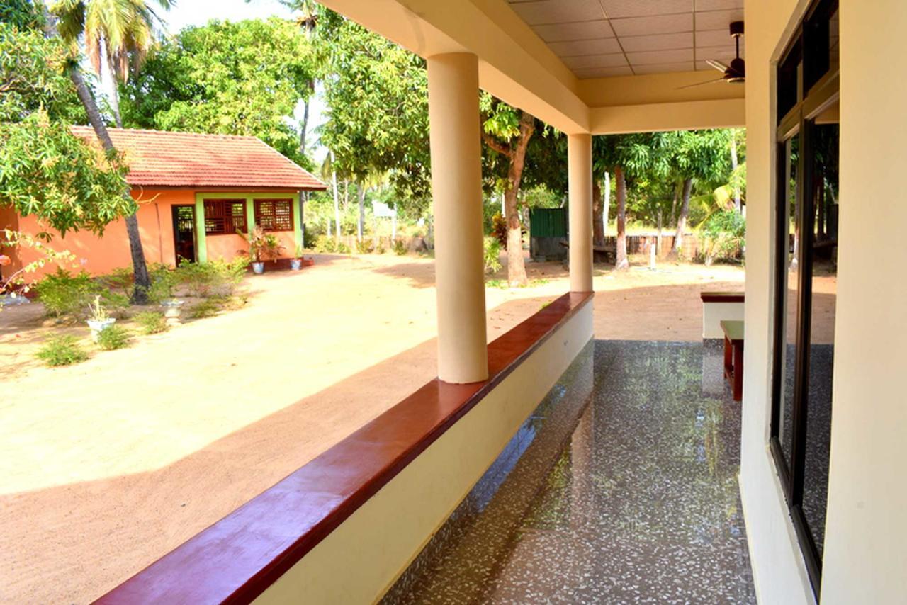 Yaswi Guest House Passikudah Esterno foto