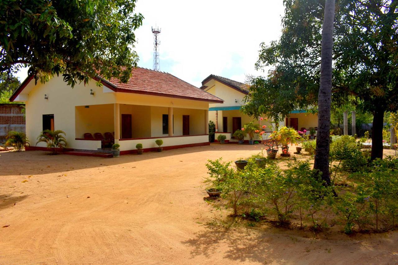Yaswi Guest House Passikudah Esterno foto