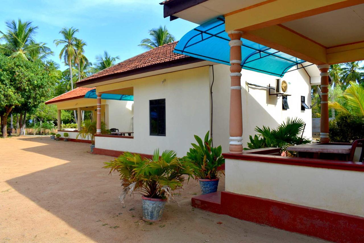 Yaswi Guest House Passikudah Esterno foto