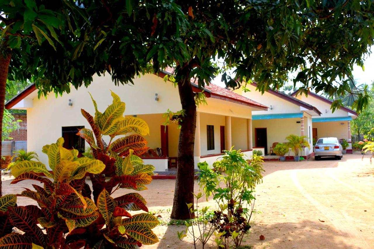 Yaswi Guest House Passikudah Esterno foto